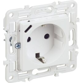 SKANDY Розетка с заземлением с защитными шторками 16А с USB C 18Вт SK-R17W арктический белый IEK