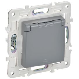 SKANDY Розетка 1-местная с заземлением с защитными шторками и крышкой 16А IP44 SK-R11Gr серый IEK