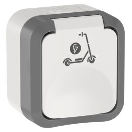 TORS Розетка 1-местная с заземлением защитными шторками и крышкой с иконкой самокат 16А IP55 TS321 с