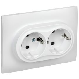 SKANDY Розетка 2-местная с заземлением с защитными шторками 16А в сборе SK-R07W арктический белый IE