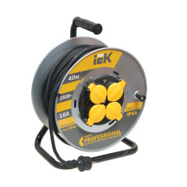 Удлинитель на катушке с т/з, 4 места, 2Р+PЕ/40м, 3х2,5мм2, IP44, IEK WKP17-16-04-40-44