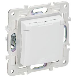 SKANDY Розетка 1-местная с заземлением с защитными шторками и крышкой 16А IP44 SK-R11W арктический б