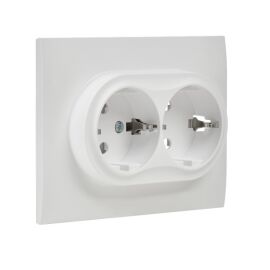 Розетка 2-местная с заземлением, 16А, без защ. шторок, белая, IEK SK-R21-16-K01-F