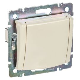 VALENA Розетка 1-местная с заземлением с защитными шторками и крышкой 16А IP20 слоновая кость